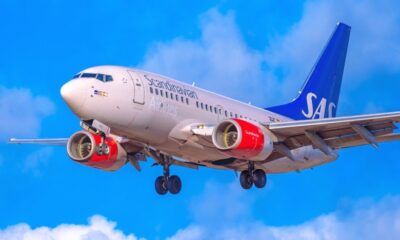 SAS airliner flying