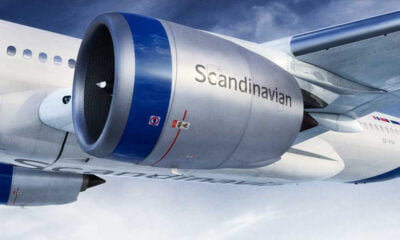 Blue stripe on SAS airplane engine