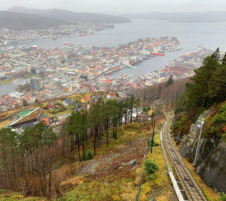 The funicular railway on the side of Mount Fløyen on a rainy day. Photo: David Nikel.