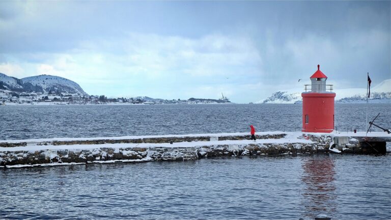 Molja lighthouse in the winter. Photo: Andy Hunting.