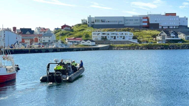 RIB boat tour leaving in Honningsvåg.