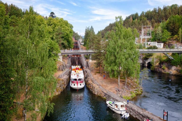Staircase locks at Vrangfoss on the Telemark Canal. Photo: Dmitry Naumov / Shutterstock.com.
