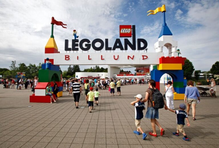 Entrance of Legoland Billund in Denmark. Photo: Jeppe Gustafsson / Shutterstock.com.