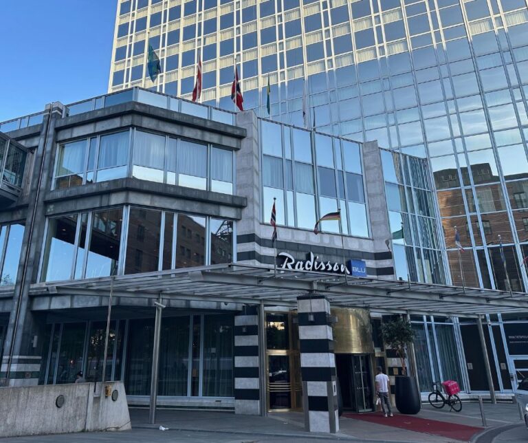 Entrance lobby of Oslo Plaza Hotel. Photo: David Nikel.