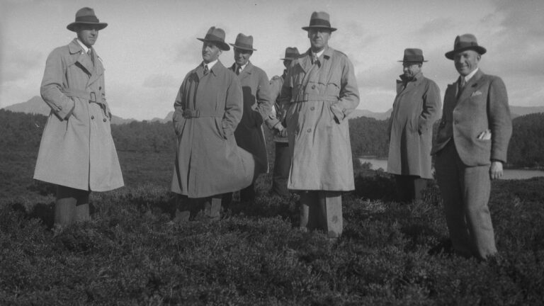 Close-up of inspection team. Photo: City Engineer, Bergen kommune / Bergen Byarkiv.