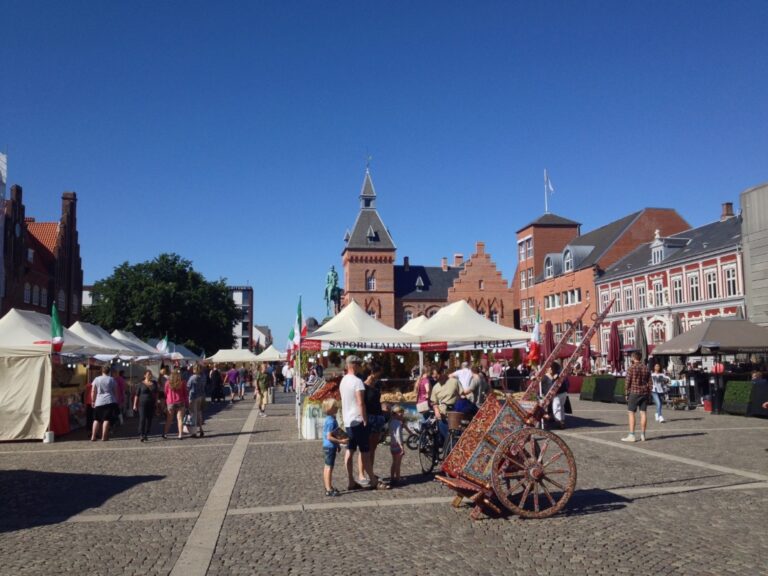 Market day in Central Esbjerg. Photo: David Nikel.