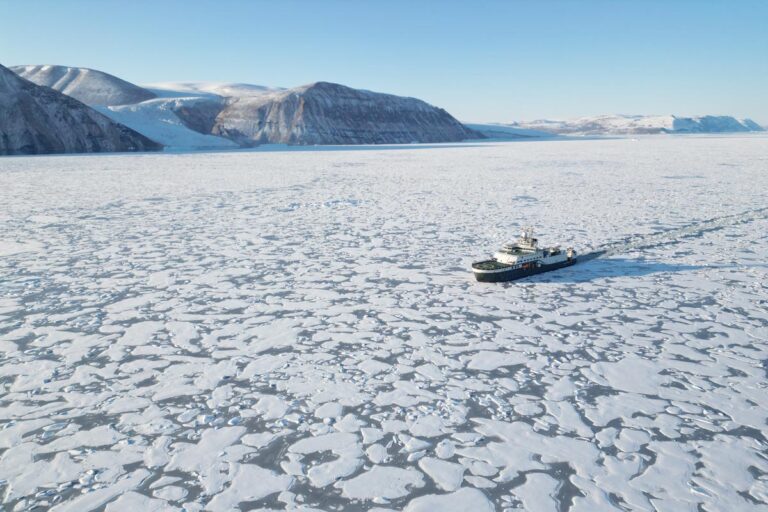 RV Kronprins Haakon icebreaker in the Arctic. Photo: Daniel Albert.